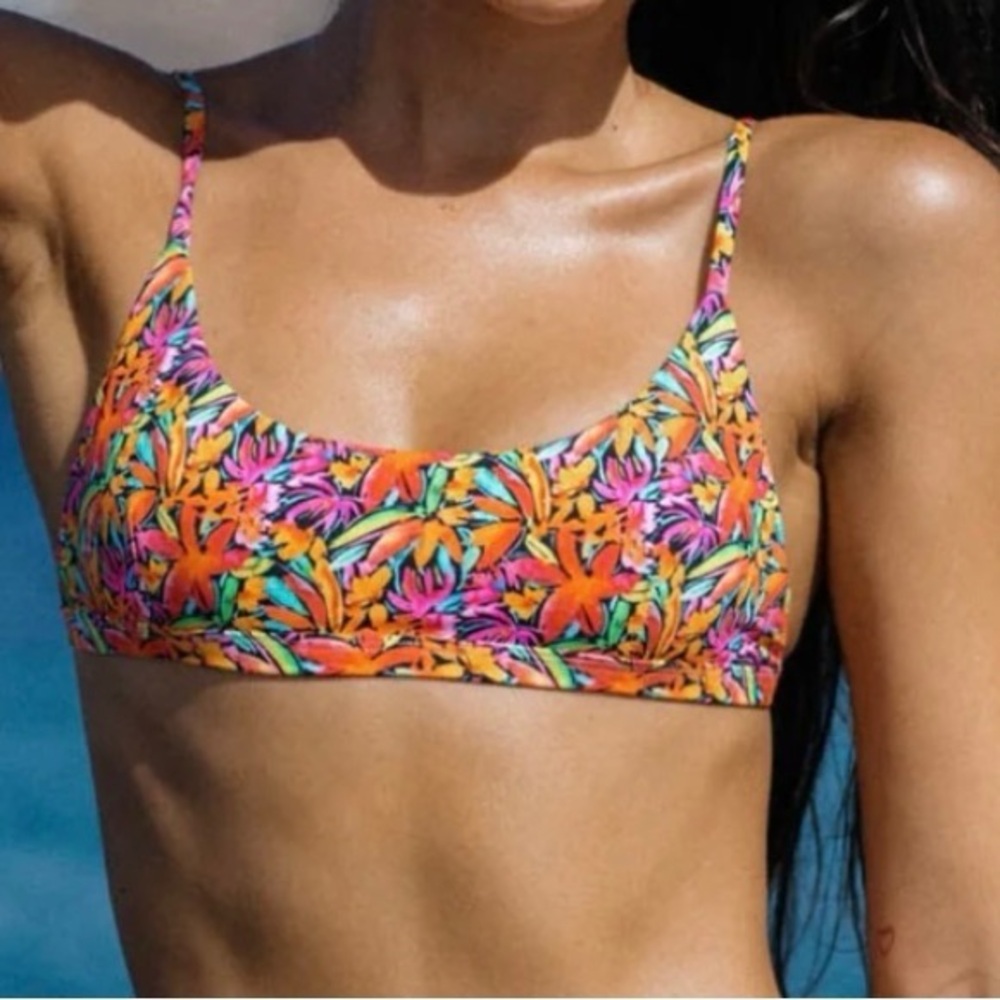 NWT Bright Swimwear Floral Bikini Top (Large)